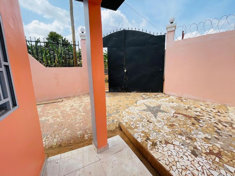 Charmante Maison Cozy Et Conviviale Bafoussam Kültér fotó